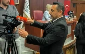 İzmit Belediyesi'nin meclisinde bantlı gönderme