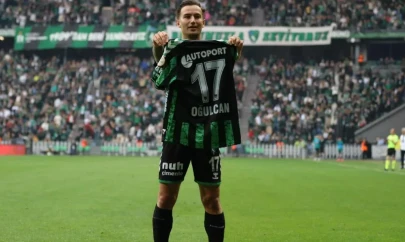 Futbolun kralları İzmit'te buluşuyor