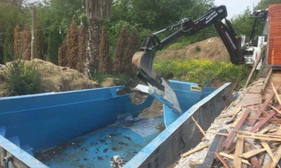 Kartepe'de kaçak bungalovlar yıkıldı