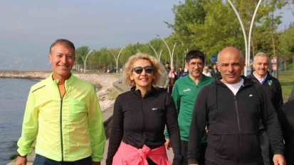 Körfezliler sağlıklı yaşam için yürüdü
