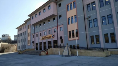 Lisede korkunç olay! 12. sınıf öğrencisi 4. kattan düştü