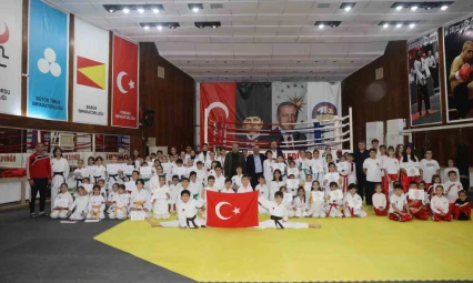 Körfez'de 150 genç sporcu kuşak atladı