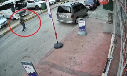 Pompalı tüfekli saldırı kamerada: Cadde ortasında ateş edip bir genci kovaladı
