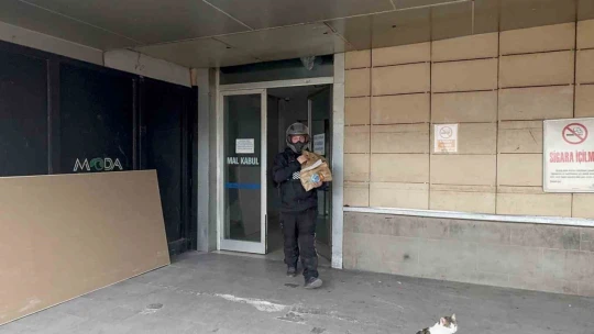 AVM'de kuryelere asansör yasağı iddiası