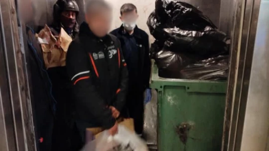 AVM'de kuryelere asansör yasağı iddiası
