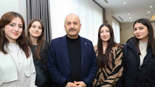 Başkan Büyükgöz, gençlere ailenin önemini anlattı