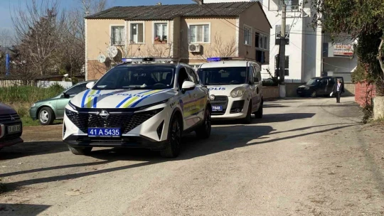 Cezaevi firarisi aracı polisin üzerine sürdü