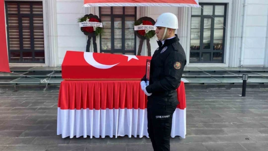 Hayatını kaybeden polis için tören düzenledi