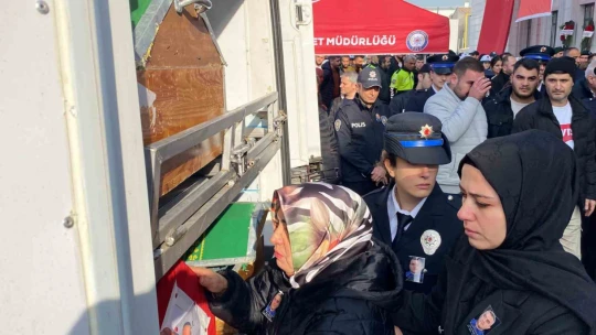 Hayatını kaybeden polis için tören düzenledi