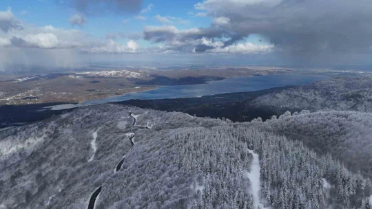 Kartepe kar ile şenlendi