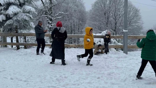 Kartepe kar ile şenlendi