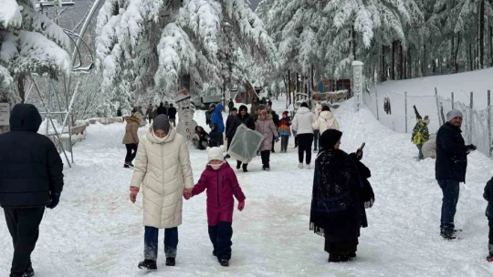 Kartepe kar ile şenlendi