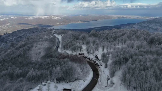 Kartepe kar ile şenlendi
