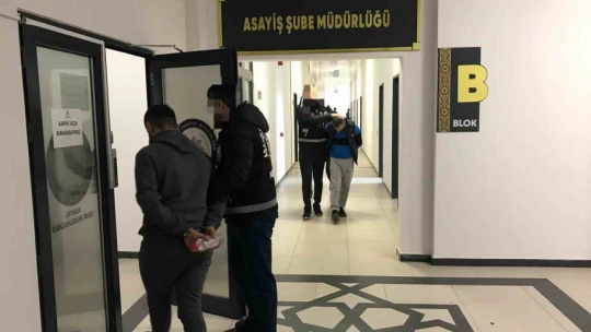 Kocaeli'de otomobil çalan şüpheliler Zonguldak'ta yakalandı