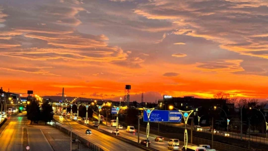 Kocaeli kızıla büründü, görüntü mest etti