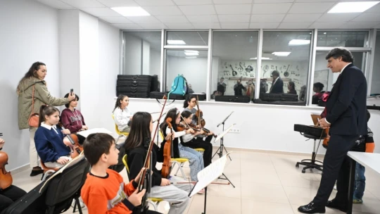 Kocaman'dan gençlere: 'Asla pes etmemek sizi hayal ettiğiniz yere ulaştırır'
