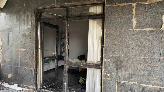 Kömür sobası evi yaktı
