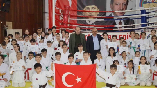 Körfez'de 150 genç sporcu kuşak atladı