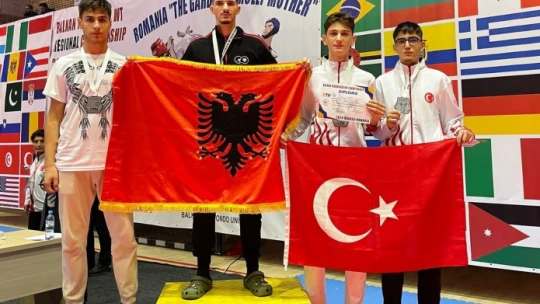 Körfezli Hamza Balkan 3'üncüsü oldu
