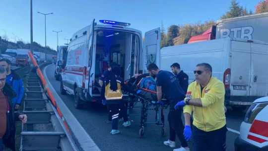 Mahkumları taşıyan cezaevi aracı TEM'de kazaya karıştı: 5 yaralı