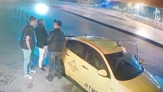 Olaylı yılbaşı gecesi: İstediği olmayınca taksiyi gasp etti, kaza yaptı