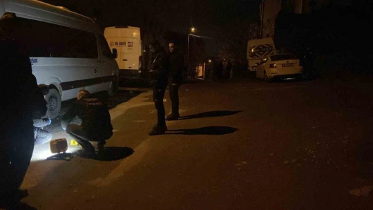 Sokak ortasında silahlı kavga: 1 yaralı