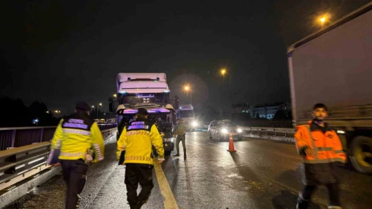 Tem otoyolunda kaza: 4 yaralı