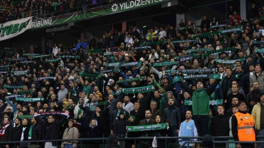 Trendyol 1. Lig: Kocaelispor: 2 - Bandırmaspor: 2