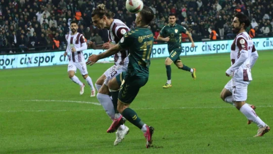 Trendyol 1. Lig: Kocaelispor: 2 - Bandırmaspor: 2