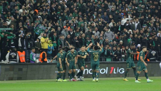Trendyol 1. Lig: Kocaelispor: 2 - Bandırmaspor: 2