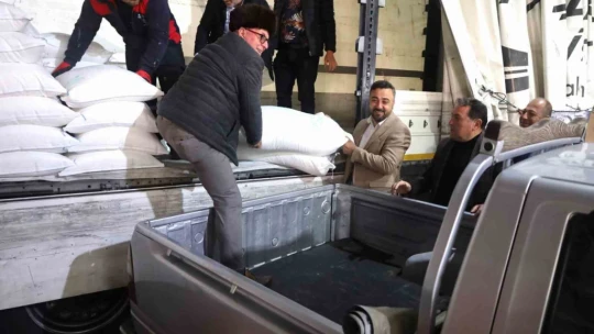 Üreticilere 169 ton arı yemi desteği