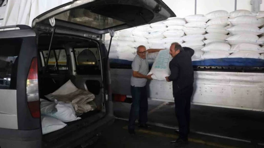Üreticilere 169 ton arı yemi desteği