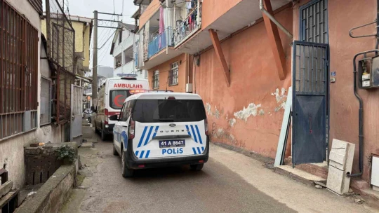 Yakınlarının haber alamadığı adam yalnız yaşadığı evinde ölü bulundu