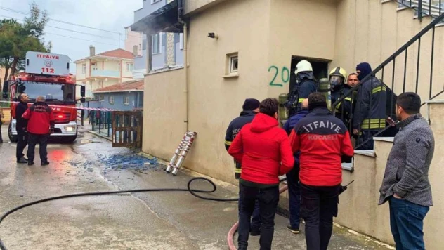 Binanın giriş katı alevlere teslim oldu
