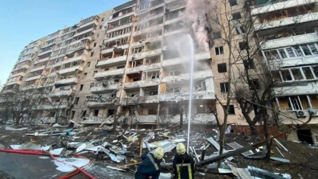 Kiev'de bugün 20.00'de başlayacak sokağa çıkma yasağı, Perşembe günü 07.00'de sona erecek.