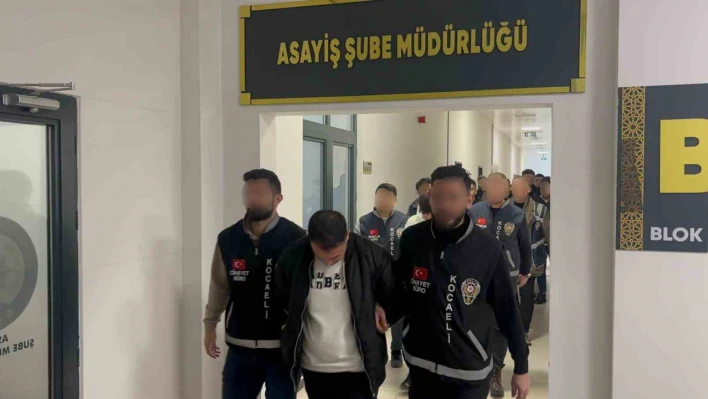 1 kişinin öldüğü, 2 kişinin yaralandığı silahlı kavgada 2 tutuklama