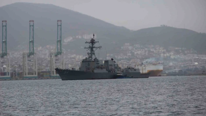ABD savaş gemisi İzmit Körfezi'ne demir attı