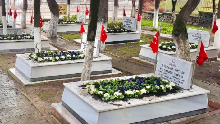 18 Mart öncesi Körfez Şehitliğinde yeni düzenleme