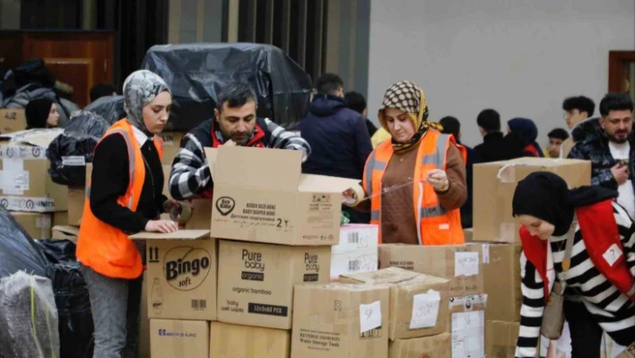 25'inci yardım tırı Körfez'den yola çıktı
