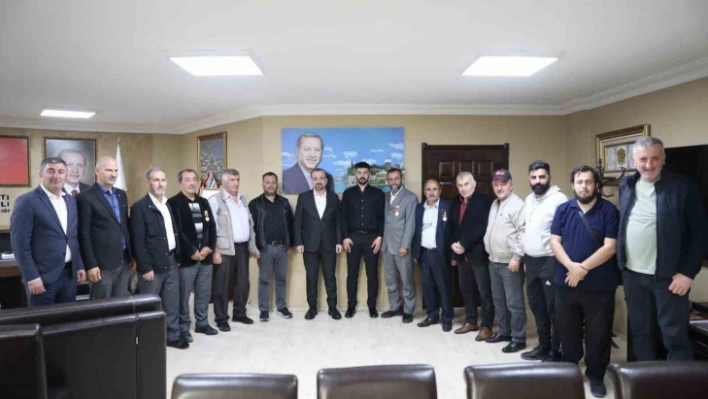 AK Parti'ye ilk hayırlı olsun şehit yakınları ve gazilerden