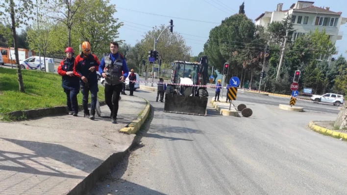 Altyapı çalışmalarında delinen doğal gaz borusu ekipleri harekete geçirdi