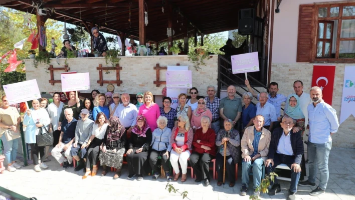 Alzheimer Yaşam Evi'nde hastalık değil, sevgi var