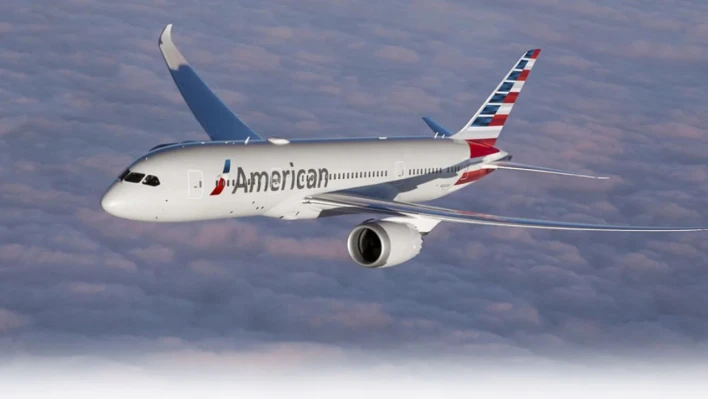 American Airlines'a ait yolcu uçağı bomba tehdidi nedeniyle İtalya'ya iniş yaptı