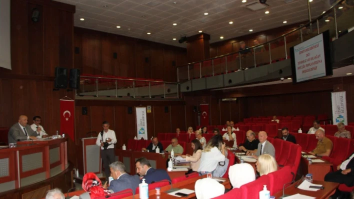 Arazi satışı İzmit meclisini gerdi