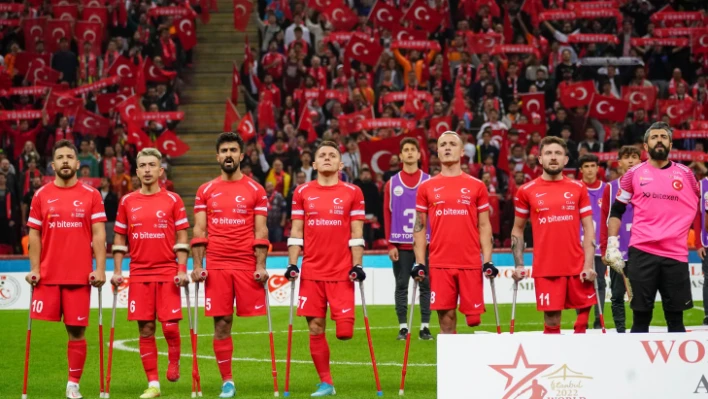 Ay-yıldızlılar ilk kez dünya şampiyonu oldu