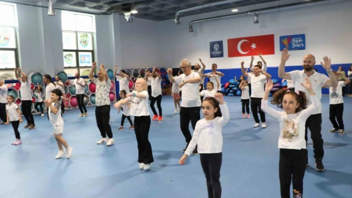 Babalar Günü'ne özel zumba ve dans