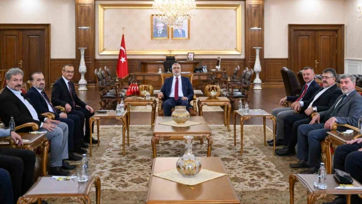 Bakan Işıkhan: 'Dünyanın en iyi 100 limanın bir tanesi Kocaeli'nin'