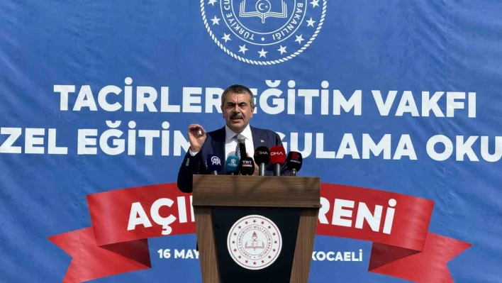 Bakan Tekin: 'Türkiye, neredeyse tüm dersliklerinde akıllı tahta bulunduran dünyadaki tek ülke konumunda'