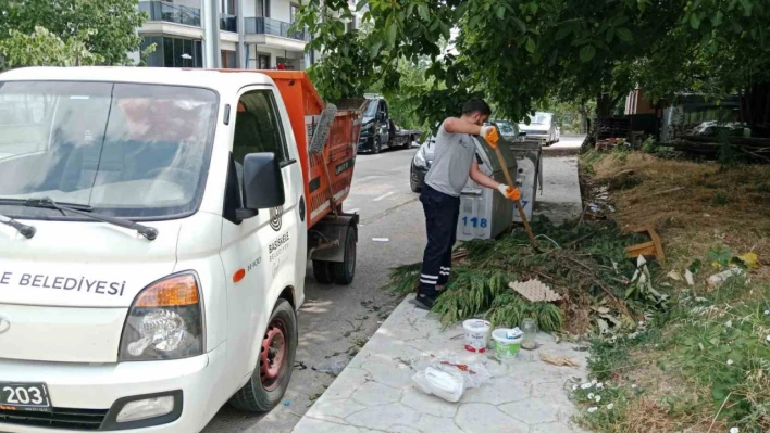 Başiskele'de işlek caddeler su tankerleriyle yıkanıyor