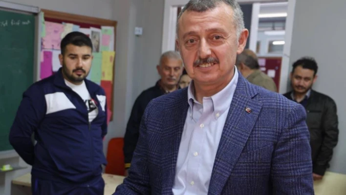 Başkan Büyükakın oyunu kullandı